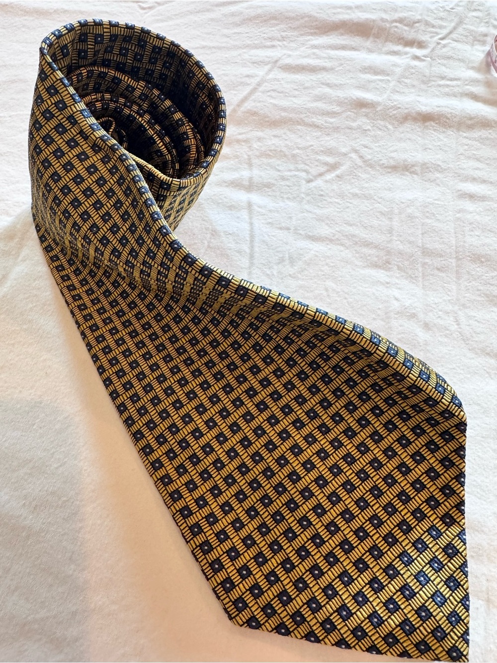 Robert Talbott Classic Men's Geometric Yellow and Navy Tie